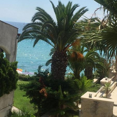 Frenki Apartment By The Sea Siviri Exteriér fotografie